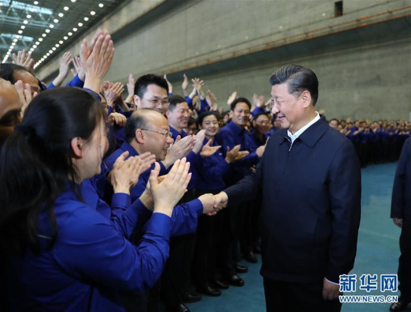 弘扬劳模精神必须旗帜鲜明讲政治,坚持全心全意依靠工人阶级