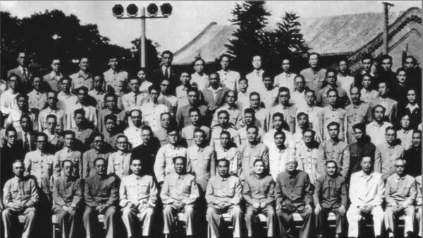 “三钱”的1956：钱学森、钱伟长、钱三强最是春风得意时