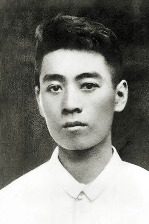 周恩来在历史转折时刻