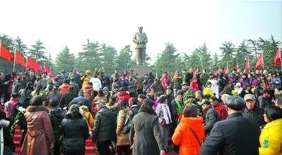 郭松民:伟人诞辰,有几只苍蝇碰壁!