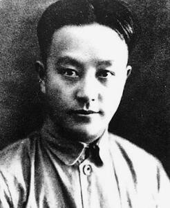 王明路线在中央苏区如何占据统治地位的?