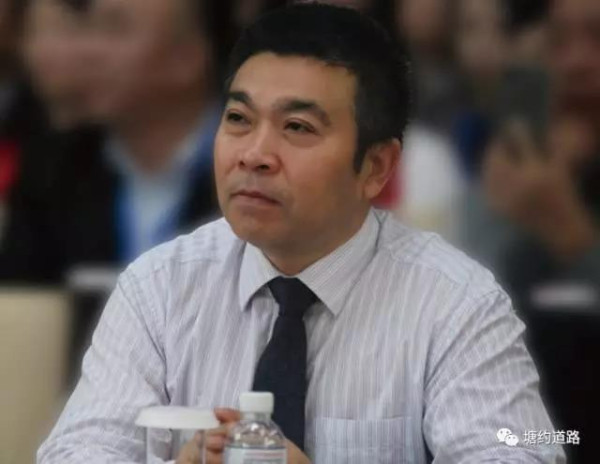 中央党校教授:农村改革如果地主复活,就是改旗易帜!