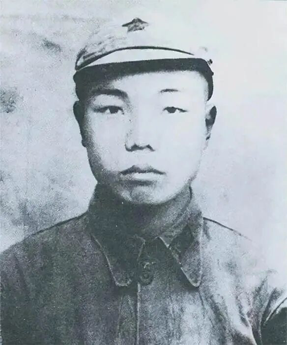 最年轻的开国上将萧华，临终前仍在吟唱《长征组歌》