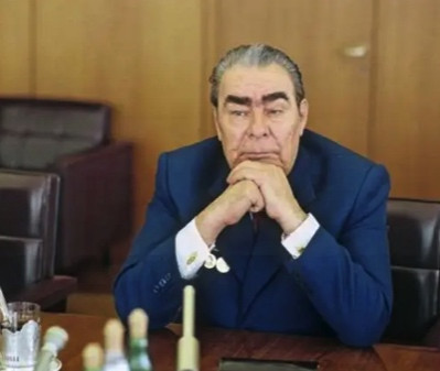 萧光畔:戈尔巴乔夫是苏联党亡国破的直接杀手
