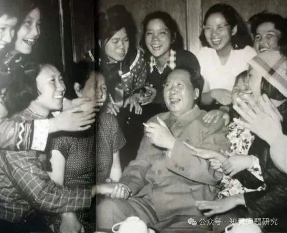 为毛主席点烟的那个知青好榜样徐建春去世了!
