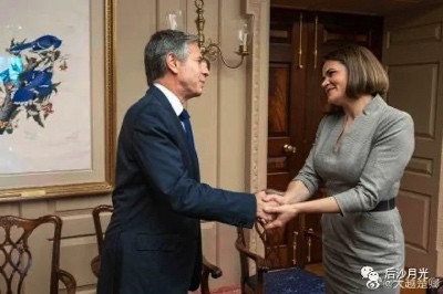 卢卡申科,一位差点被“颜色革命”掀翻的总统