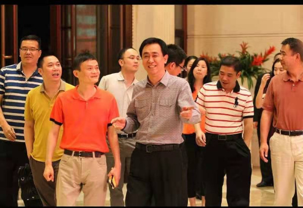 司马南:窟窿帝国