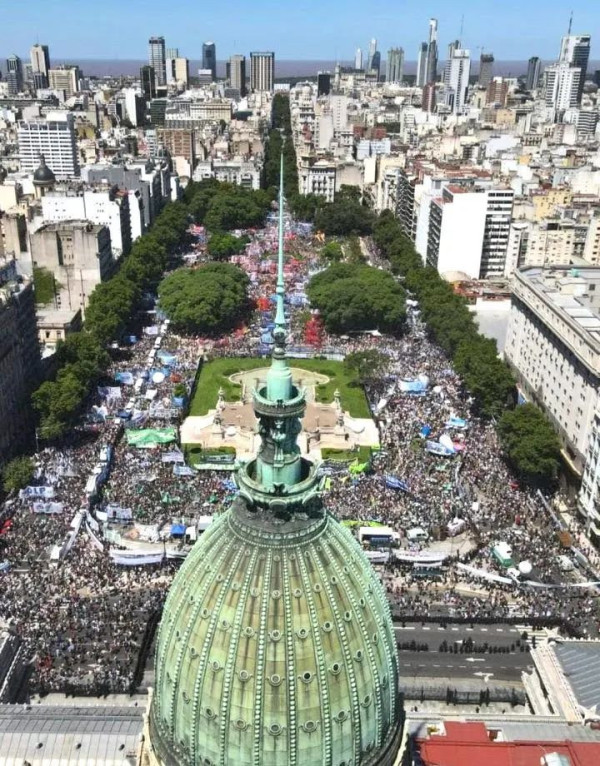 “休克疗法”恶果初现:米莱执政半年后,阿根廷新增340万贫困人口