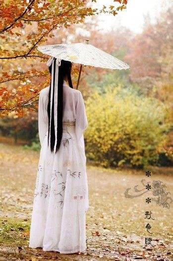 苗馨元:汉服拒绝被西方标签化