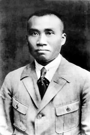 “你们要接班不要接官!”儿子分配工作,朱老总却要求他“从工人学起”