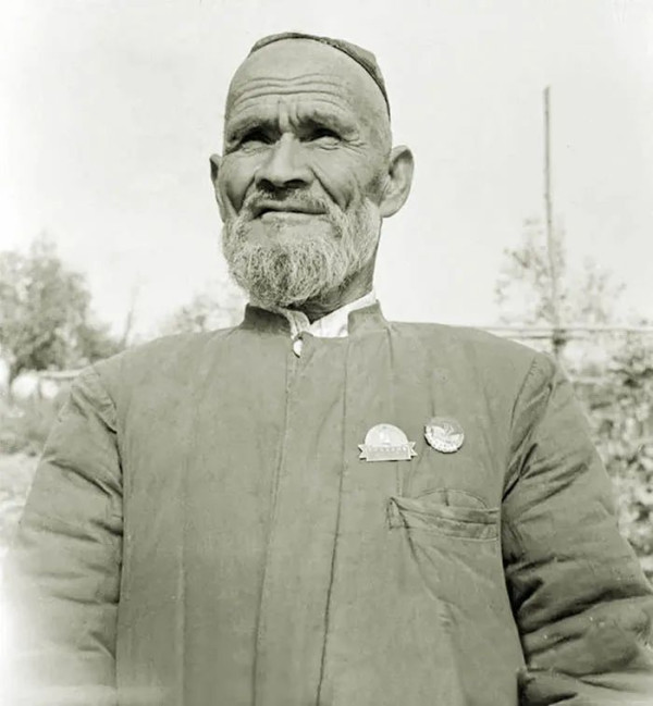 见到江南体育app下载入口
的库尔班大叔到底是不是“全国劳动模范”？