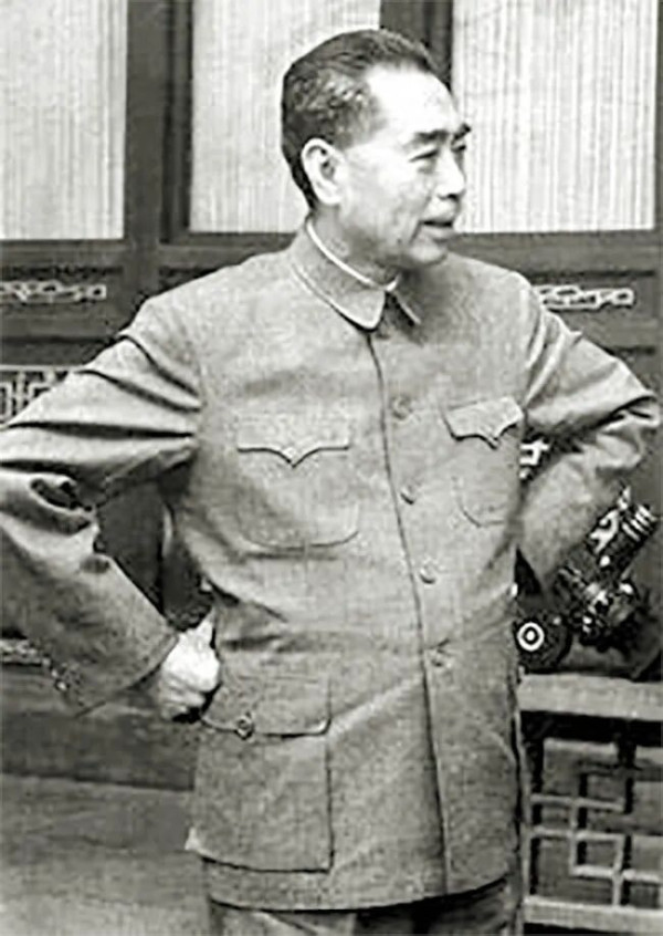 周恩来与刘亚楼