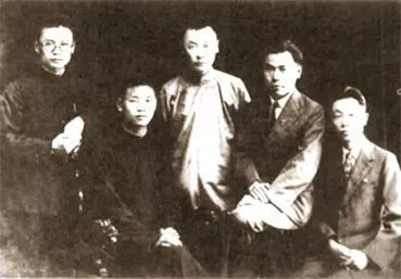 殊途同归：陈毅三兄弟的乱世传奇