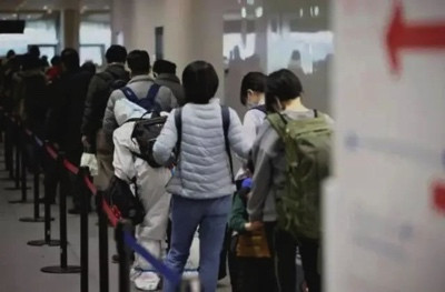 挂黄牌、住检疫所…最近中国入境日韩是种怎样的体验?