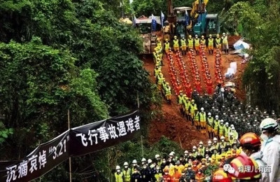 用“纸人”造谣东航空难,居心何在?