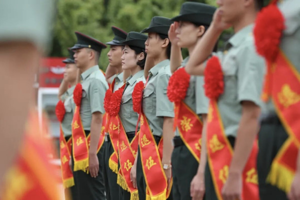 陈先义：西方读不懂中国青年参军的光荣