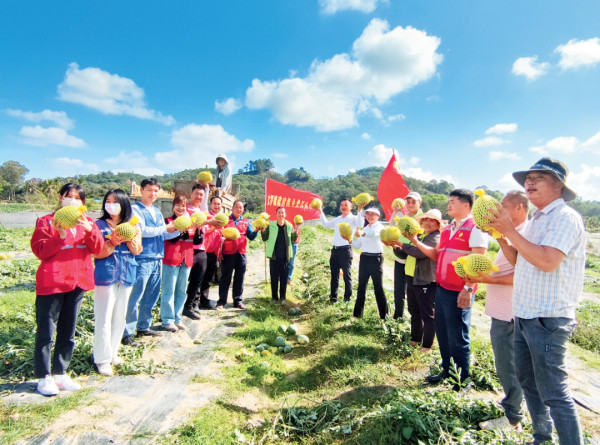 全国政协委员黄丽萍：让共同致富之路越走越宽广