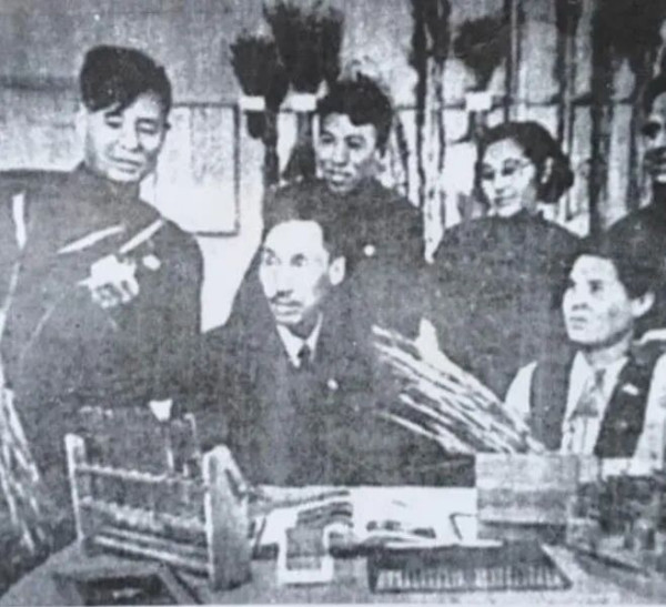 被老舍写进剧本的政治骗子