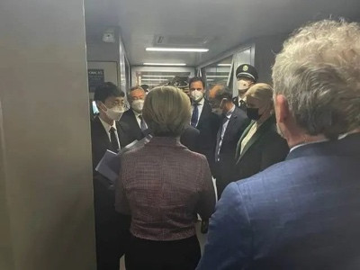 被美国连捅三刀后,中法超级大单让马克龙认清未来!