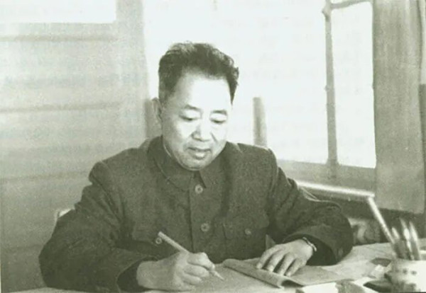 周恩来与刘亚楼