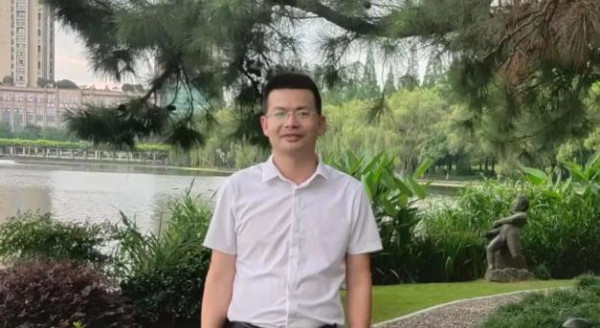组织起来：从摆脱贫困迈向共同富裕——鸭池镇党委统领合作社实践启示