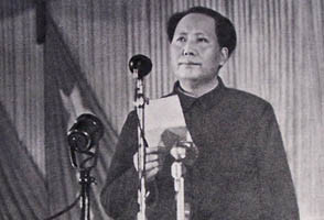 毛主席：斗争之于共产党人犹如牛头上的角，是老祖宗传给我们的法宝