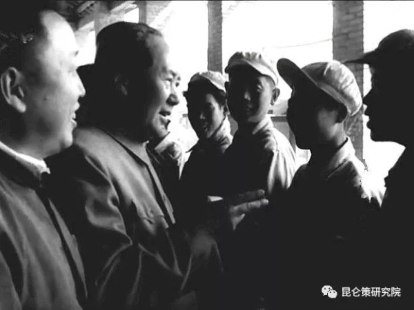 毛主席质问：谁是父母？是官老爷，还是人民？