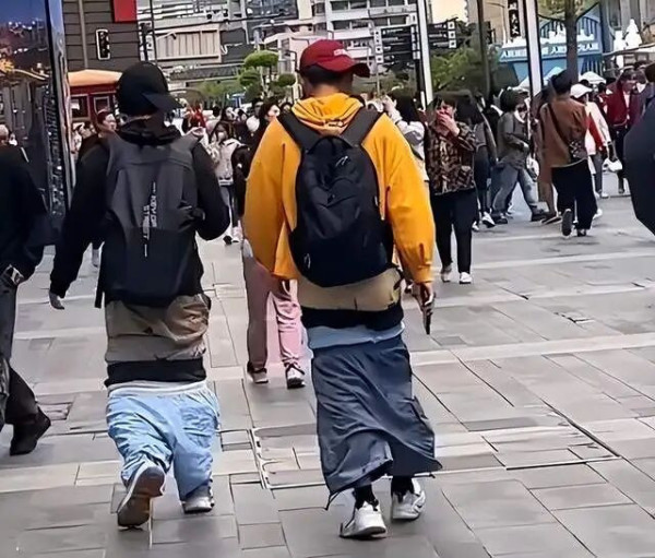 为何某些精英总是喜欢亵渎母亲：监狱来的，不是妈妈而是罪犯