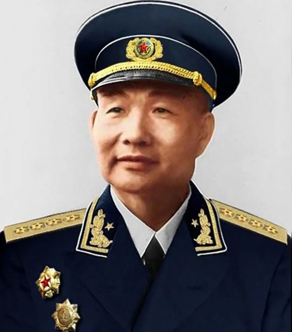 萧劲光：我对毛主席有特殊的感情，他是我最敬仰的师长