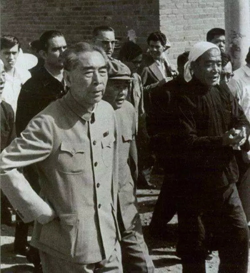 毛主席为何提拔一个农民当总理!