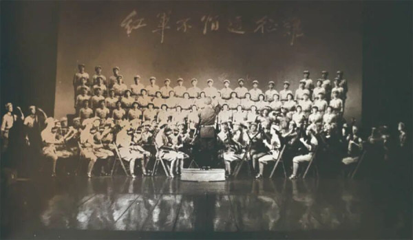 最年轻的开国上将萧华，临终前仍在吟唱《长征组歌》