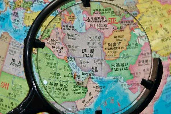 进退维谷！再拖下去，美国经济恐跌进长期衰退泥潭