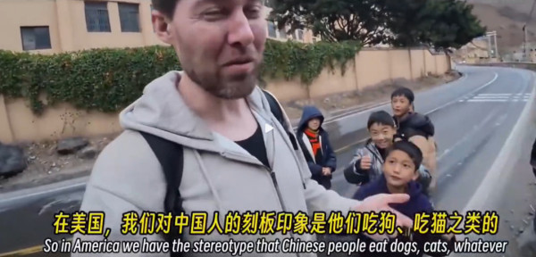 前CIA特工，被中国边远山区的小孩哥硬核教育了