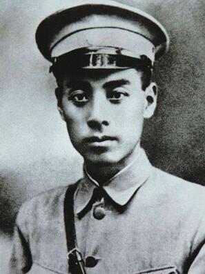 王明路线在中央苏区如何占据统治地位的?