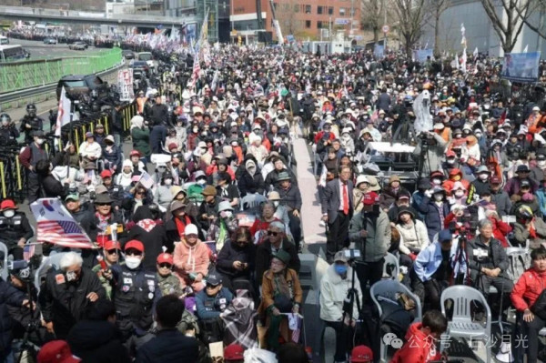 尹锡悦完蛋了！夫妻双双把牢坐