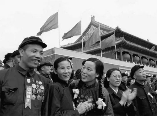 79年了，铡刀早已锈蚀，但她那句“怕死不当共产党”依旧铿锵有力