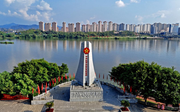 习近平:对红军和老区苏区的感情一直都在我心里