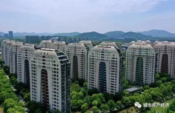 陈先义：丑楼之十：墓碑大楼