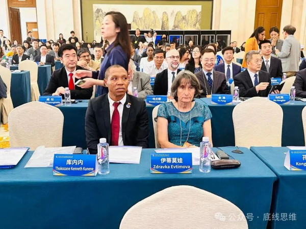 在这个被“台独”渗透的非洲小国,共产主义力量正在生长