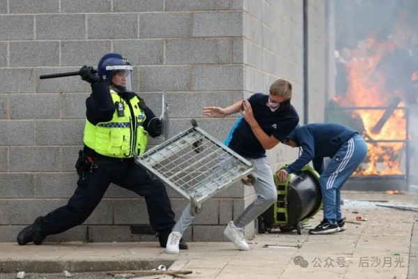 香港好样的！被拒入境的英国议员，她干了些什么？