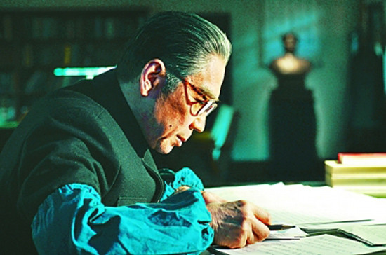 伟人情怀 烛照乾坤——我看电视剧《海棠依旧》