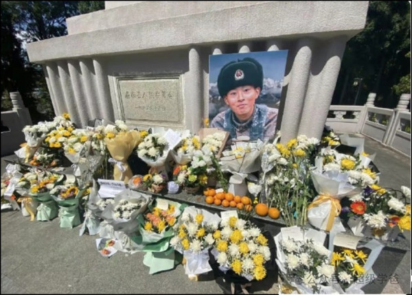 不能简单粗暴将人民群众追思先贤、祭奠祖先打成“封建迷信”!