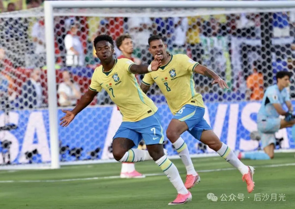 美加墨世界杯:足球和政治!