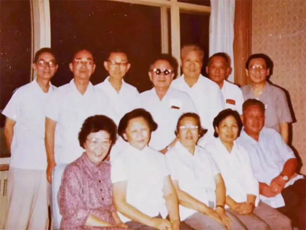 现代谍报大师董必武