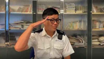 香港回归时让骄傲的英军当众“下岗”的谭善爱如今怎么样了?