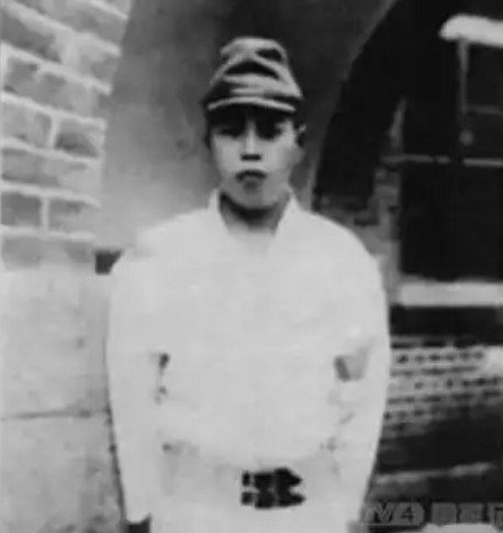 生是日本人 死为中国魂:从日本帝国军人到八路军俘虏