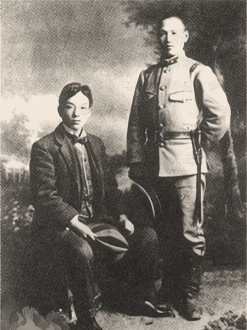 替蒋介石背黑锅最多的人