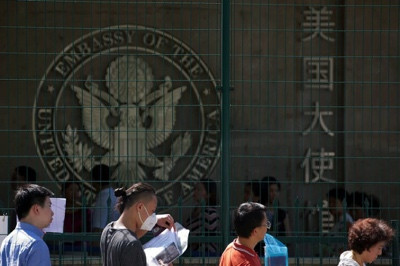 那些被美使馆翻牌子的“大V”们