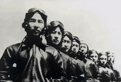 他是唯一成上将的志愿军特等功臣,美军“王牌”飞行员的克星