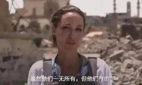 美国警察当街杀人，回旋镖再次扎中公知